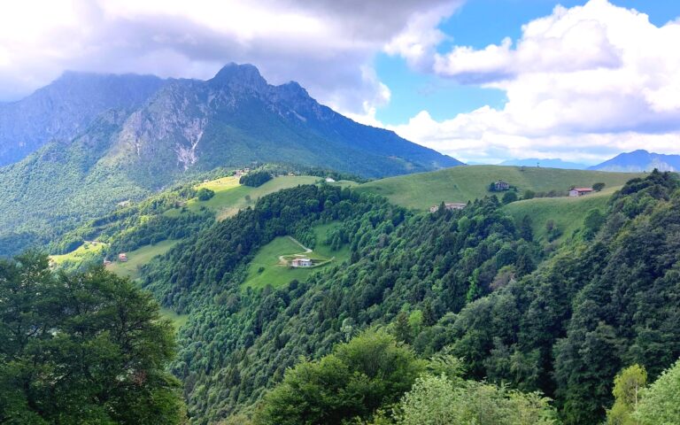 LA PANORAMICA CIMA GREM CON ANELLO DAL PASSO DI ZAMBLA